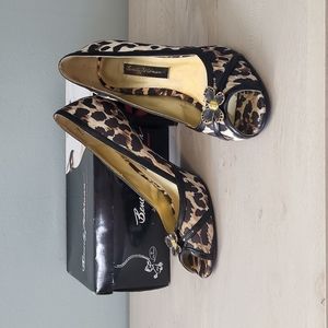 Beverly Feldman Georgia leopard print pumps, size 8.5